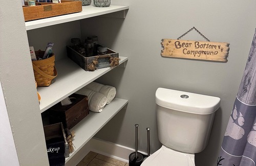 Tate Casa | New Guest suite located in Jasper with a mountian view and fire pit