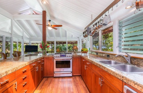 Wainiha Casa | New! Hale Aloha with Ocean Views - steps to beach