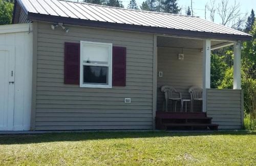 Stewartstown Casa | New Hampshire Cabin near Pittsburg, Ideal for a Vacation in Nature