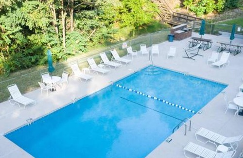 Sevierville Apartamento | NEW Haven Peaceful Retreat Gorgeous Views Pool