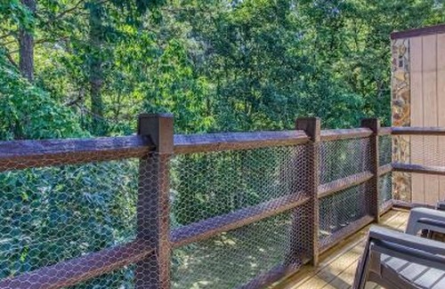 Sevierville Apartamento | NEW Haven Peaceful Retreat Gorgeous Views Pool