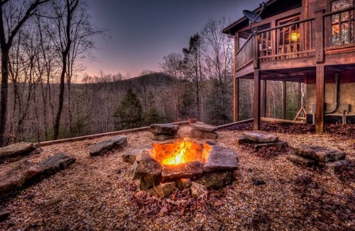 Aska Cabina | New!, Heart of Aska Adventure, Hot Tub, Mountain View