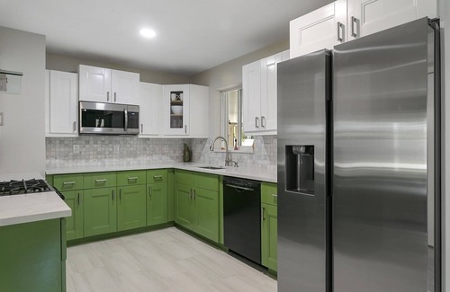 Central Corals Casa | New Heated Pool / Spa Home; Perfect Location!