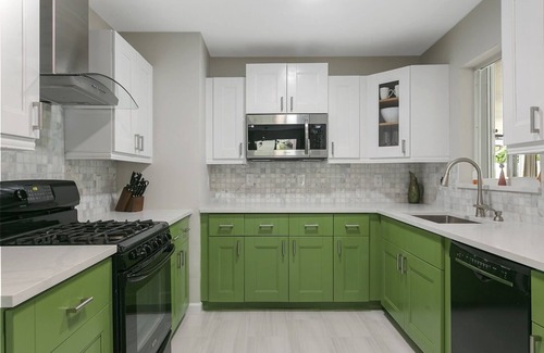 Central Corals Casa | New Heated Pool / Spa Home; Perfect Location!