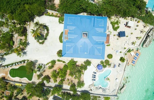 Ocean Point Villa | NEW! Hidden Jewel - 6 bedroom villa with breath taking views of Sapodilla Bay
