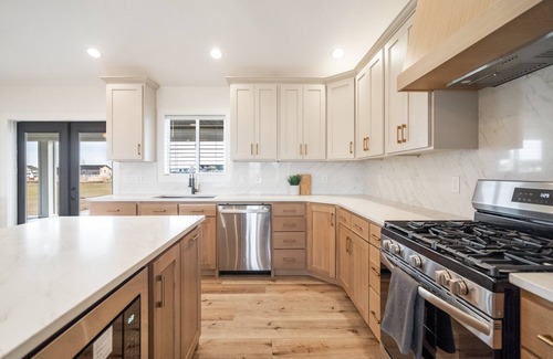 Bingham County Casa | NEW! Hidden Treasure Retreat w/Hot Tub & River Access