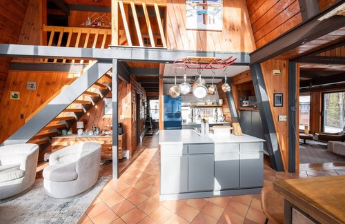 West Dover Casa | NEW! High Peak Lodge (5-Bedroom Home) with Pool