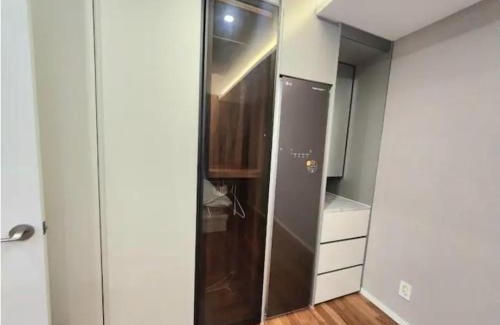 Seocho-dong Apartamento | New highend residence near nambu bus terminal 방1 거실1 더블침대2개