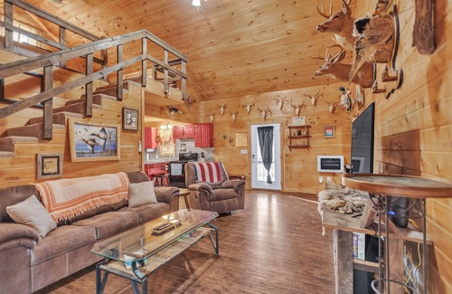 Elizabethton Cabina | NEW! Hillside Hideaway 2-Bedroom Cabin