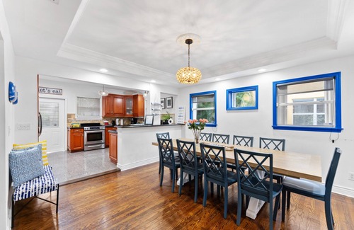 Parker Ridge Casa | NEW! Historic Estate-Heated Pool - Two Guest Houses - Sleep16 - NEAR EVERYTHING