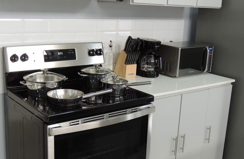 San Isidro de El General Casa | New Home with A/C | Wi-Fi | W&D | Smart TV | Full Kitchen | Pool | Free Parking