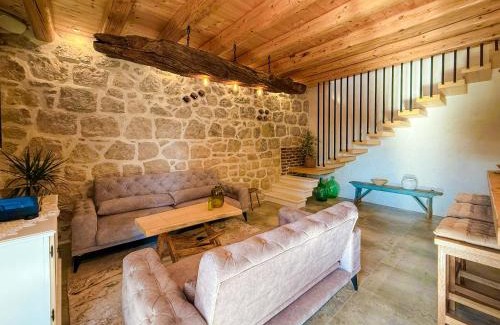 Blato Casa | NEW! Holiday Home Retro Stone House