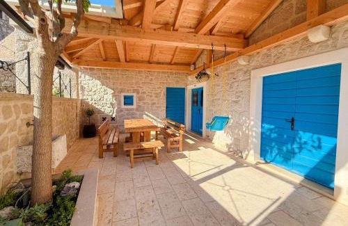 Blato Casa | NEW! Holiday Home Retro Stone House