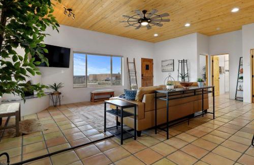 Taos Casa | New Home, Big Views, Hot Tub, Gazebo! - Casa del Sol
