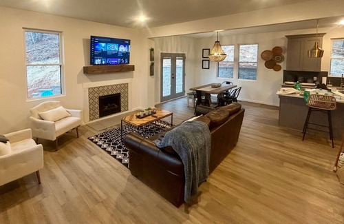 Dahlonega Casa | New Home! Hilltop Hideaway near Historic Dahlonega