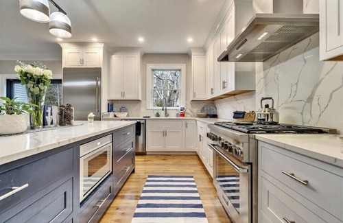 Cape Porpoise Casa | New home in Cape Porpoise center w/guest house!