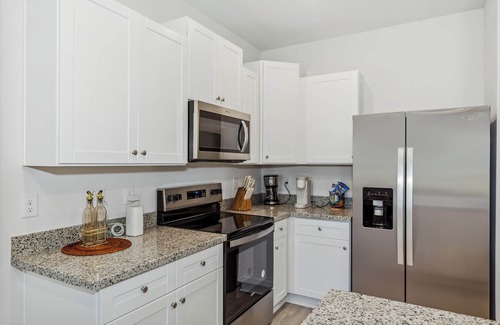 Florida Panhandle Casa | New Home near UWF & PNS Beach!