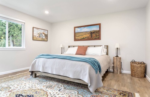 Bellingham Casa | New home on peaceful 5acr +hotub & dry sauna - Close to biking/hiking & downtown