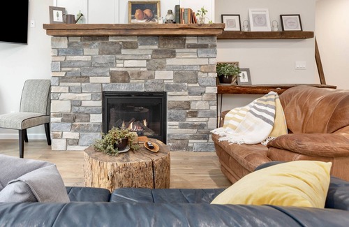 Bellingham Casa | New home on peaceful 5acr +hotub & dry sauna - Close to biking/hiking & downtown