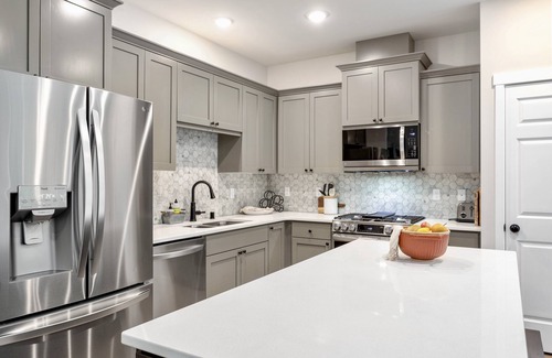 Bellingham Casa | New home on peaceful 5acr +hotub & dry sauna - Close to biking/hiking & downtown