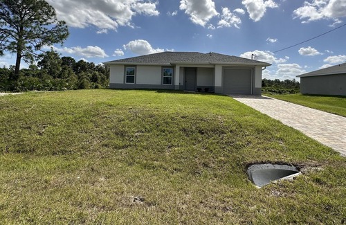 Eisenhower Casa | New home ready to welcome you!