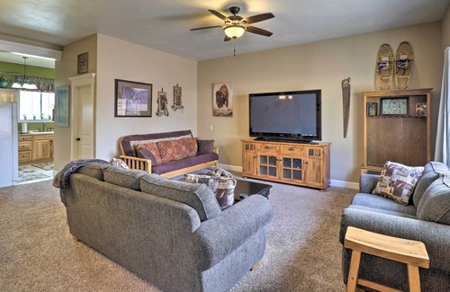 Kalispell Cabaña | NEW! Home w/ Rocky Mtn View 14 Mi to Flathead Lake