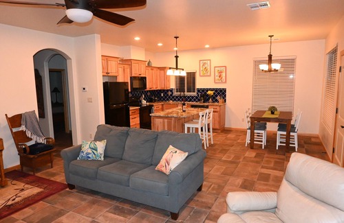 Talavera Casa | New home with stunning Organ Mt. views ! Paradise for hikers and nature lovers.