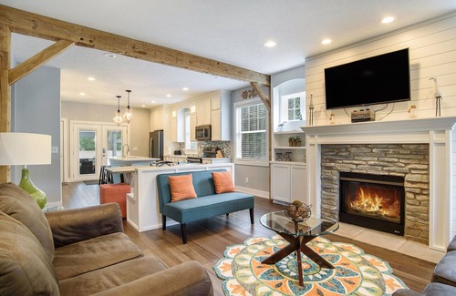 South Haven Casa | Downtown New Home Build ~ Hot Tub ~ ¡Ubicación excepcional para unas vacaciones!