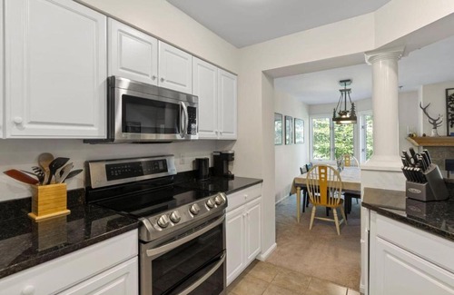Sunday River Area Casa | New host! Exceptional Sunday River Ski In Ski Out Condo