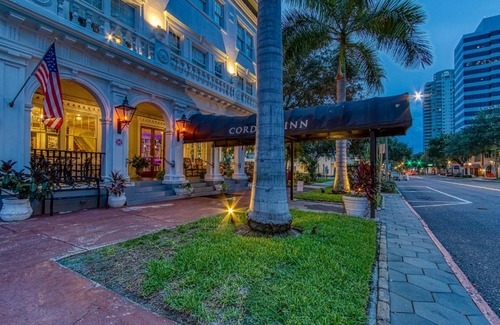St. Petersburg - Clearwater Hotel | New Hotel Collection Downtown St Pete