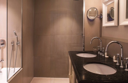 Madeleine Hotel | New Hotel Roblin La Madeleine