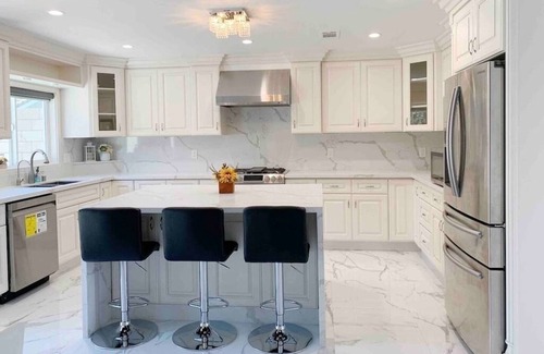 Midway City Casa | NEW HOUSE 4BE/2BA, cute POOL/SPA with slide NEAR BEACH, DISNEYLAND FOR 12!