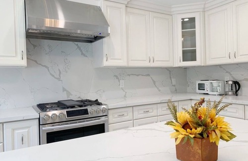 Midway City Casa | NEW HOUSE 4BE/2BA, cute POOL/SPA with slide NEAR BEACH, DISNEYLAND FOR 12!