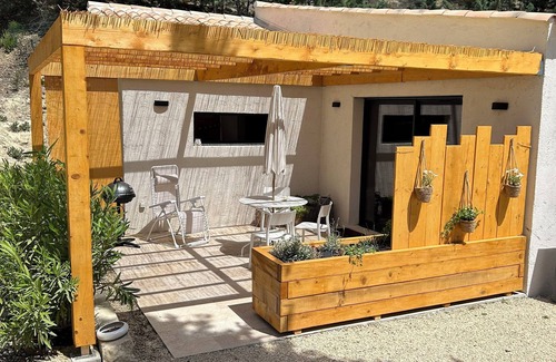 La Bastidonne Casa | New house in a green setting ( Luberon )