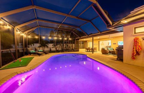 Bradenton Casa | NEW! House of Palms! Private Pool Home! Short Drive to AMI