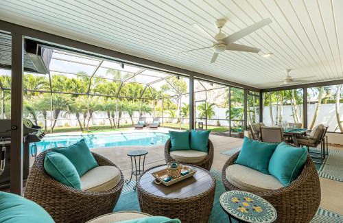 Bradenton Casa | NEW! House of Palms! Private Pool Home! Short Drive to AMI