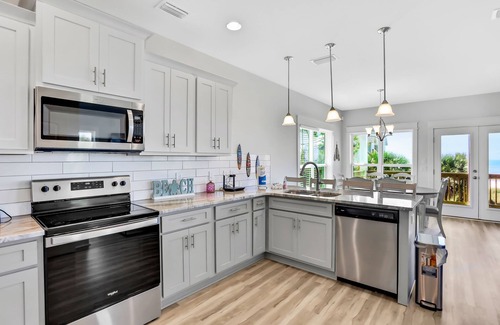 Indian Pass Casa | New house on the beach with private outdoor pool, grill, ocean views, AC