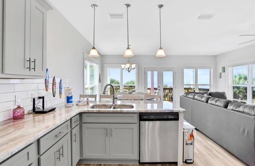 Indian Pass Casa | New house on the beach with private outdoor pool, grill, ocean views, AC