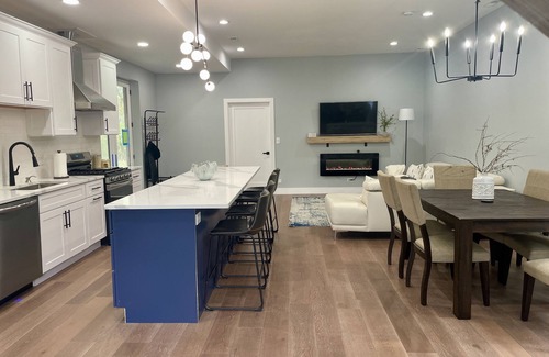 Bass Lake Casa | New house with pickle ball court game room 5 min Bass Lake Knox Indiana!