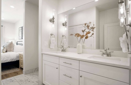 Washington Fields Casa | New Hygge House EV Charger