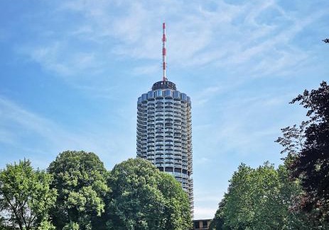 Antonsviertel Apartamento | NEW I GREAT CITY VIEW I 32 FLOOR I BOXSPRINGBED and NETFLIX