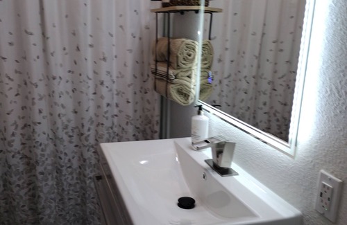 Citrus Heights Apartamento | New ideal studio! Central and stylish!