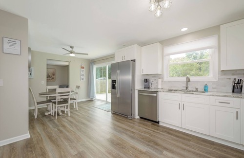 Canton Casa | NEW!!! Immaculate Home with Private Pool! Close to Pro Football Hall of Fame!