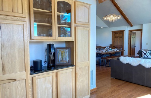 Hartsel Cabina | New! Impeccable Home with Fireplace, Hot Tub and Epic Views - Hart House