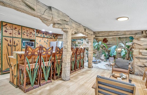 Waukesha Casa | NEW! Indoor Pool, Private Lake, Large Group Unique Getaway,