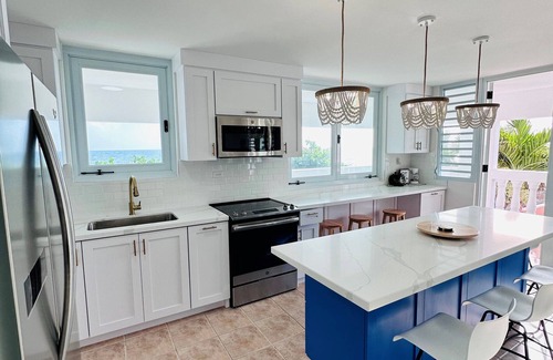 Isabela Apartamento | NEW Isabela Water Front Condo A & B
