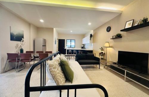 Tanjung Bungah Casa | New Island Luxe Retreat Vacation Home 14pax Nearby Gurney