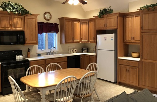 Brighton Apartamento | New island pond apartment direct trail access