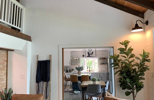 Dent Casa | NEW! Island View Lakehouse