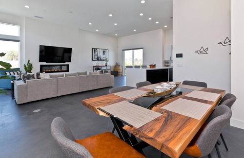 B-Bar-H Ranch Casa | Skye Ranch~new luxury home -Jacuzzi Heat Included
